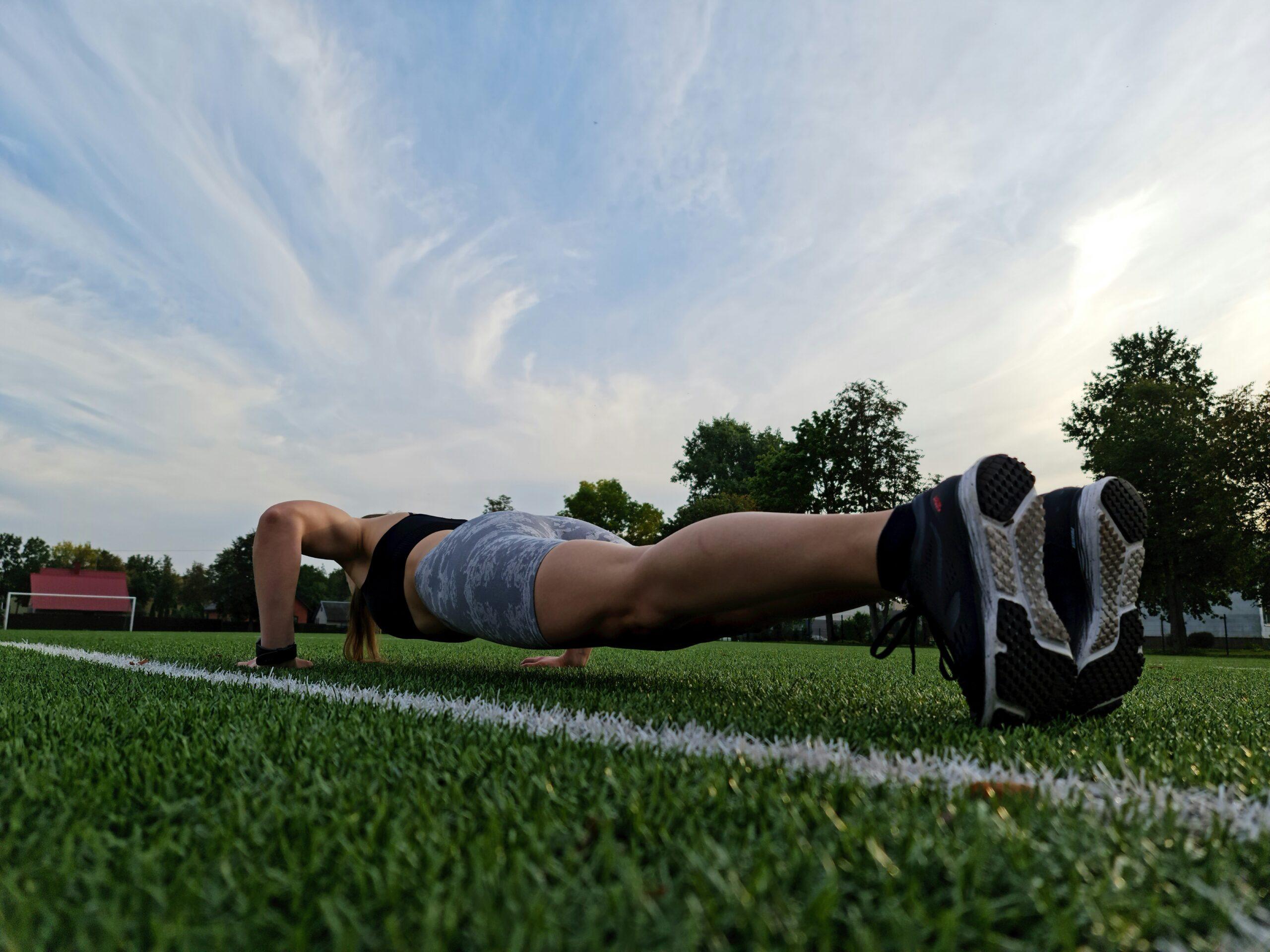 Diagram showing proper diaphragmatic versus shallow chest breathing