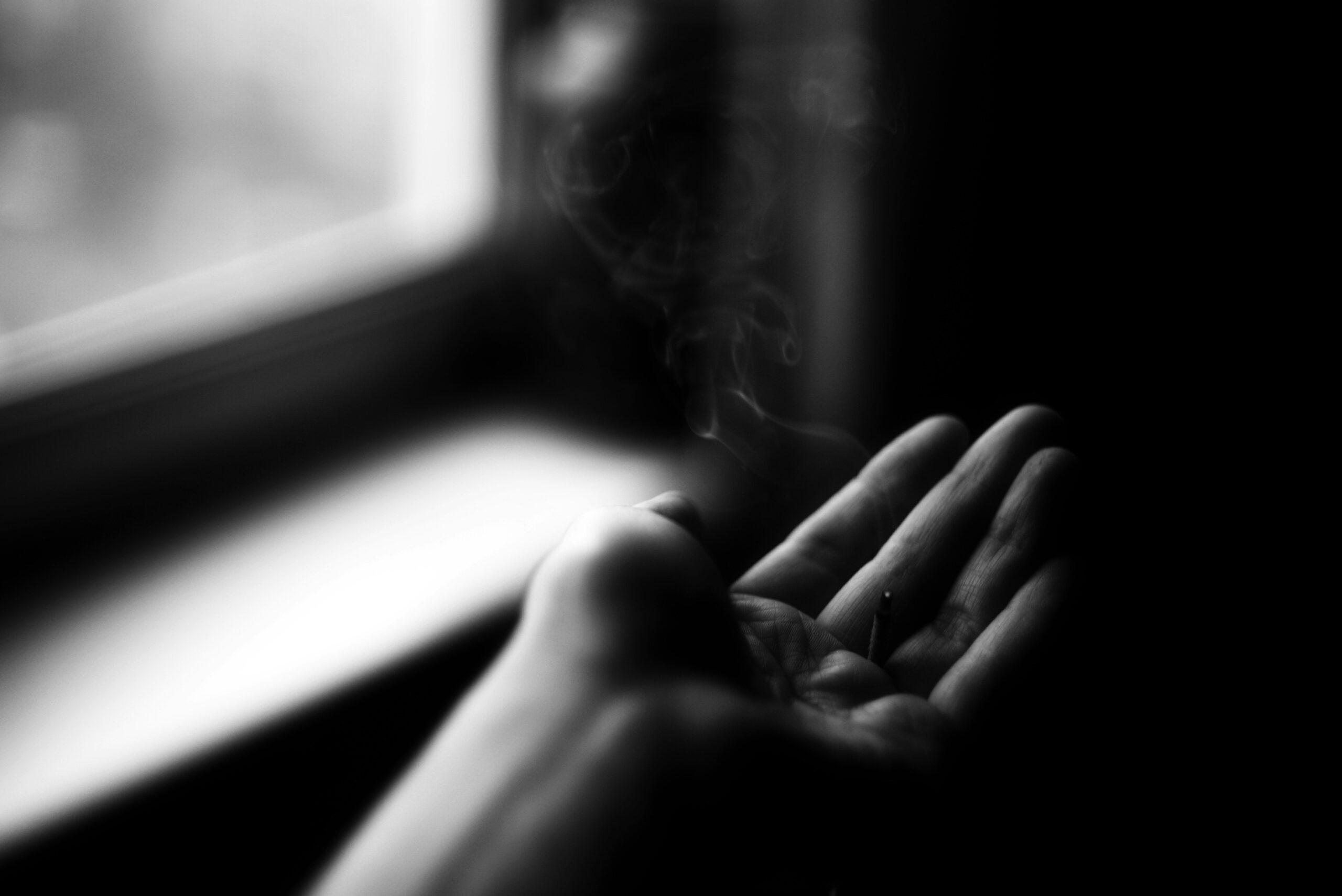 Photo of someone demonstrating correct diaphragm breathing technique