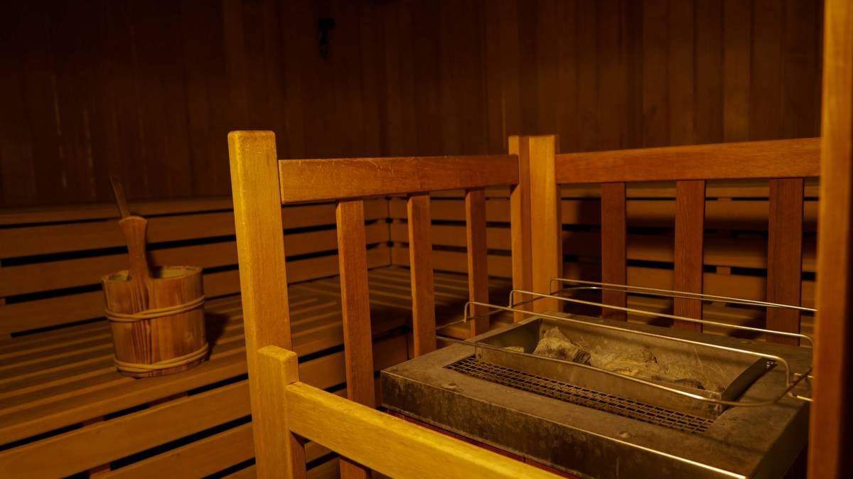 Diagram showing correct diaphragmatic breathing technique