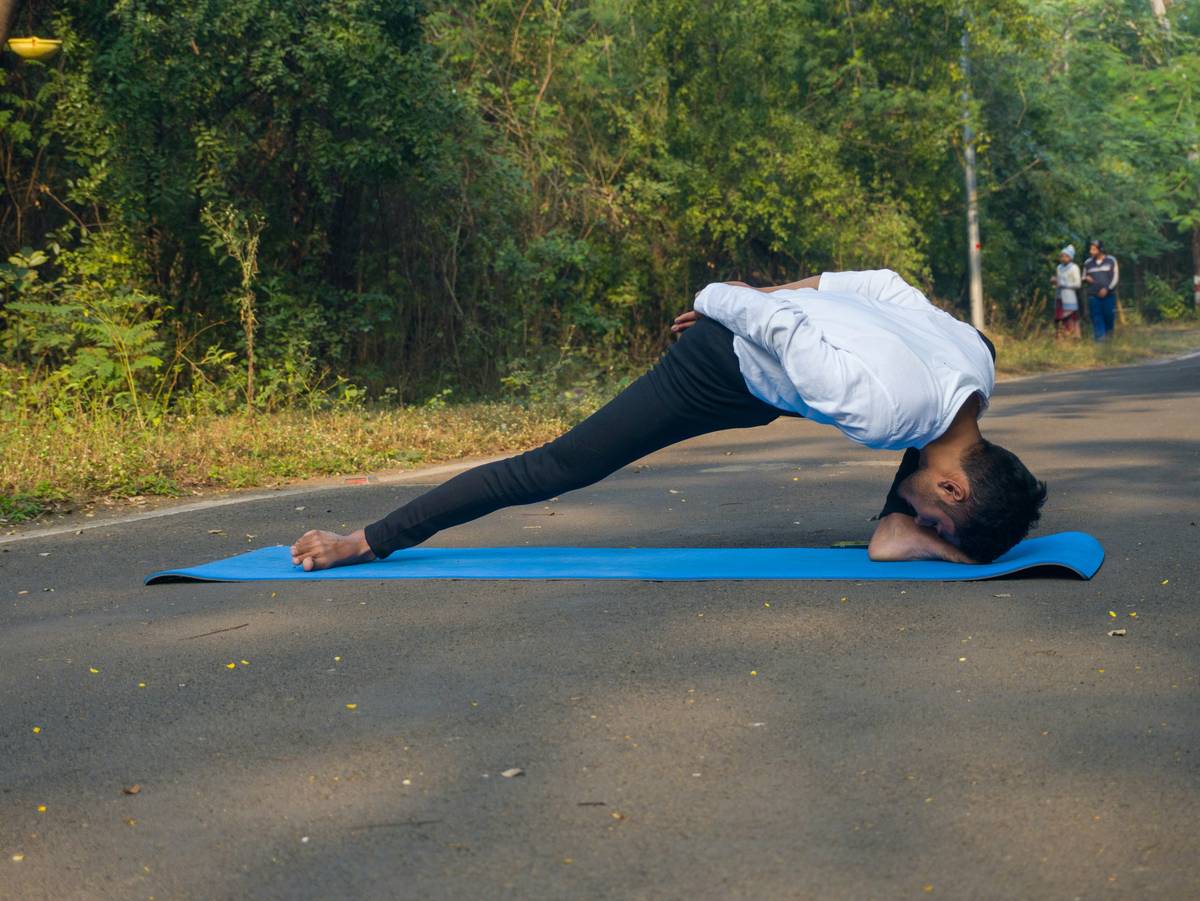 Diagram showing proper diaphragmatic breathing technique